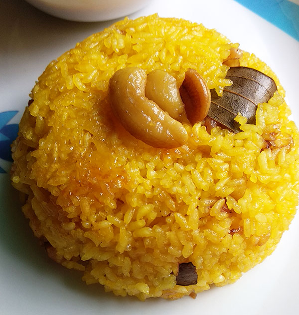 Bengali Mishti Pulao, Basanti Pulao - FoodBreeze