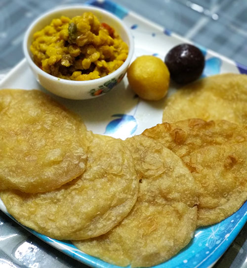 Luchi recipe, How to make Luchi, Bengali luchi recipe FoodBreeze